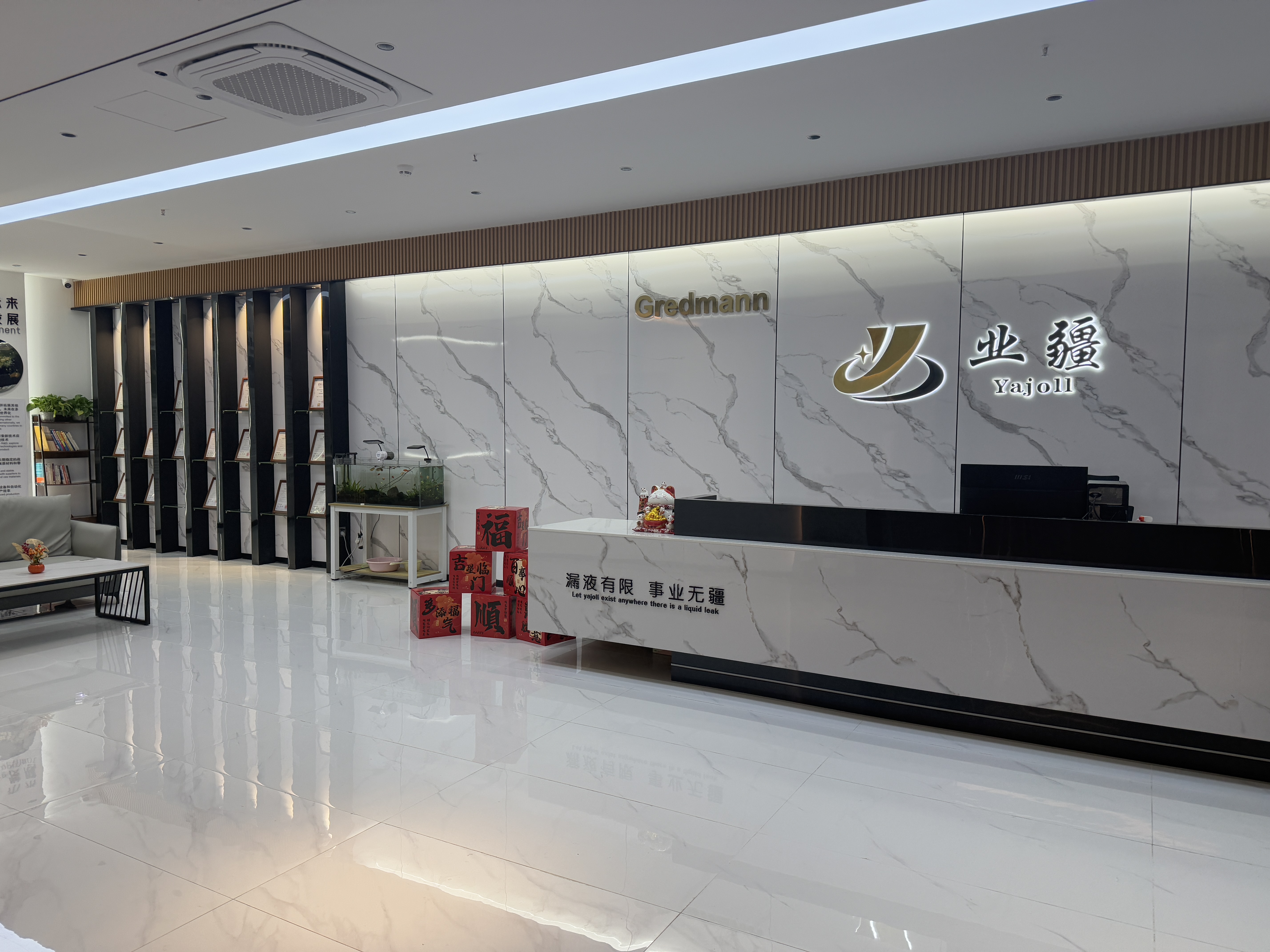 東數(shù)西算遇冷：一場(chǎng)液冷技術(shù)引發(fā)的數(shù)字經(jīng)濟(jì)基礎(chǔ)設(shè)施革命